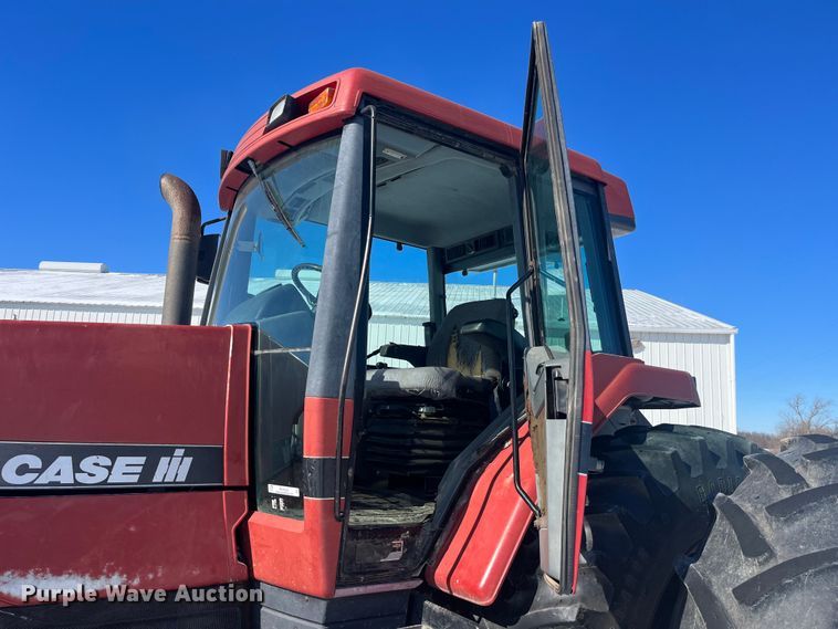 image for item MW9522 1995 Case IH 7220  MFWD tractor