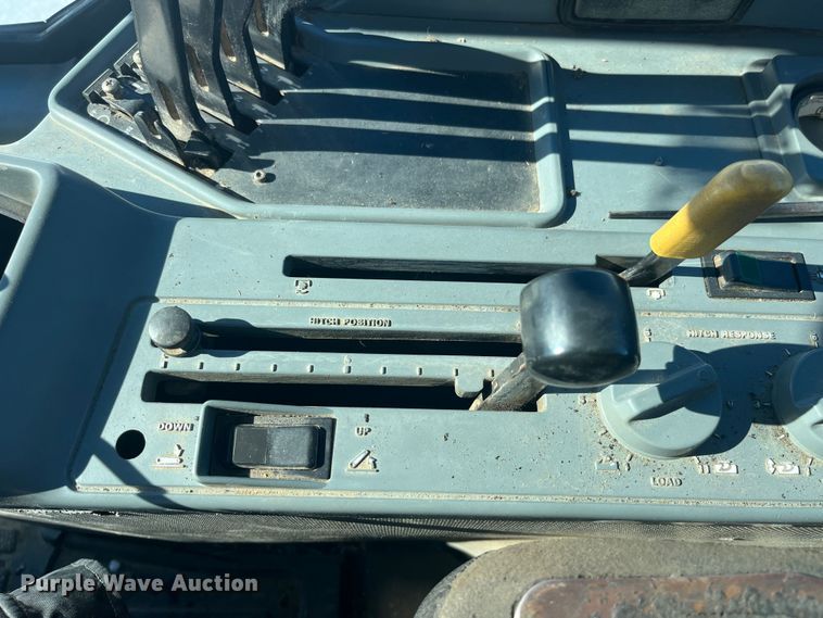 image for item MW9522 1995 Case IH 7220  MFWD tractor