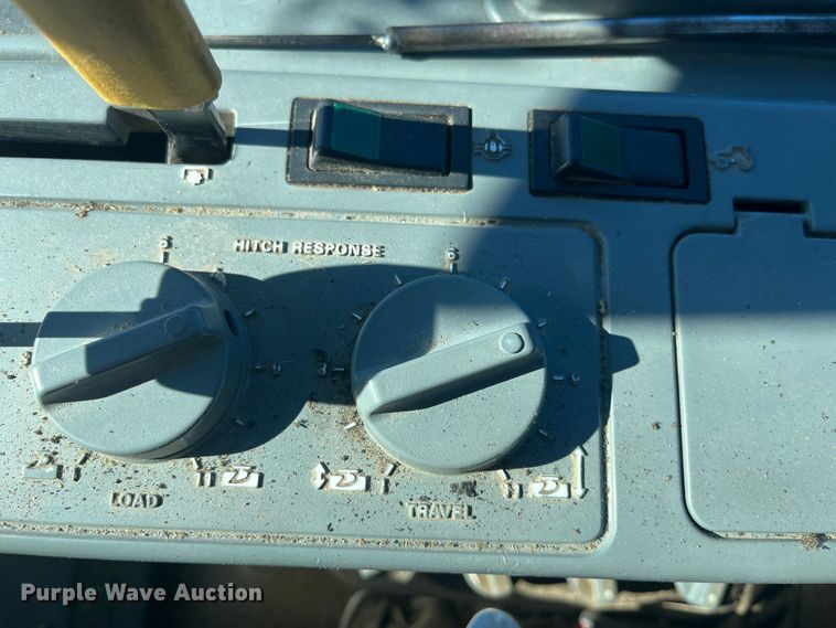 image for item MW9522 1995 Case IH 7220  MFWD tractor