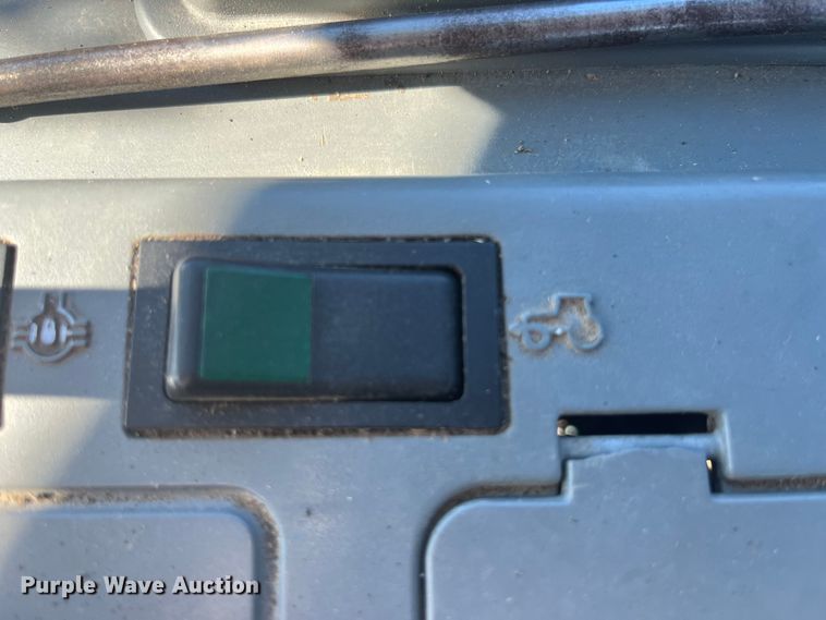 image for item MW9522 1995 Case IH 7220  MFWD tractor