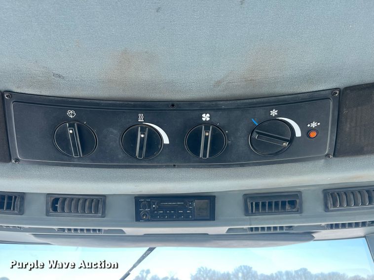 image for item MW9522 1995 Case IH 7220  MFWD tractor