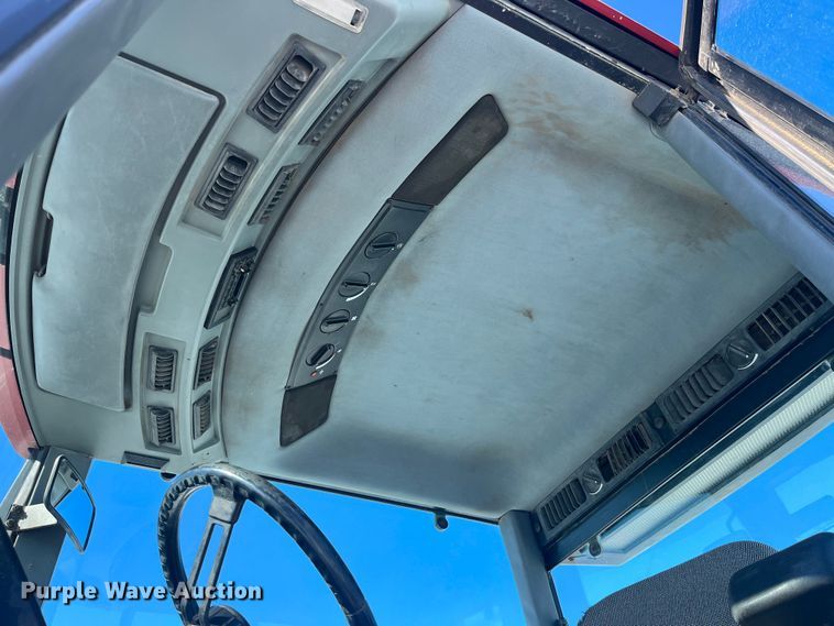 image for item MW9522 1995 Case IH 7220  MFWD tractor