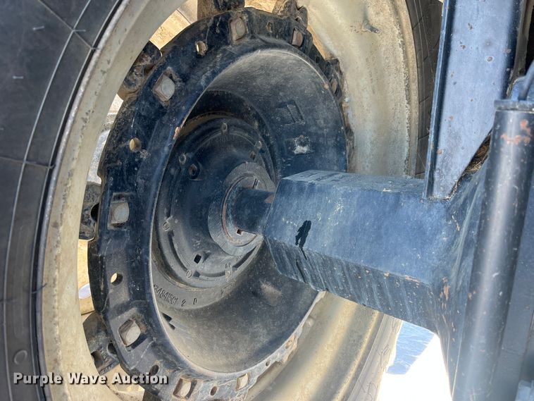 image for item MW9522 1995 Case IH 7220  MFWD tractor