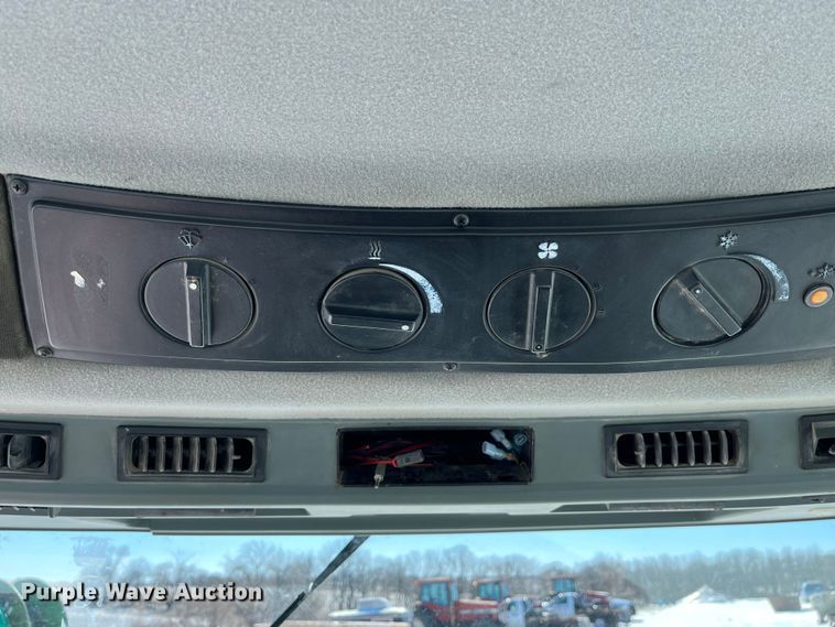 image for item MW9524 1997 Case IH 8920  MFWD tractor