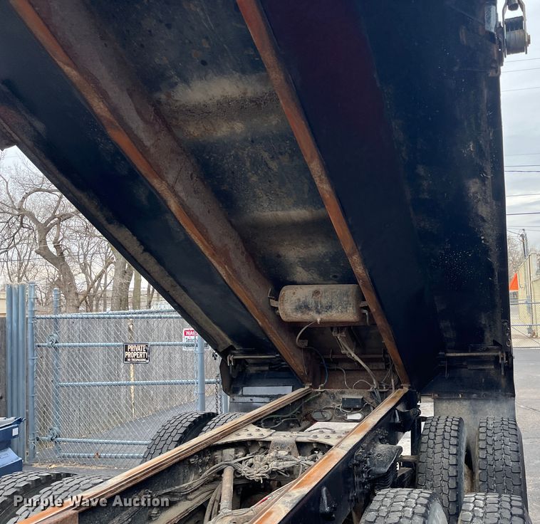 image for item DG5430 2007 Sterling L9500  dump truck