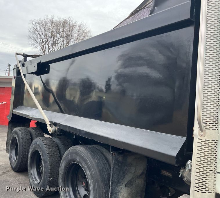 image for item DG5430 2007 Sterling L9500  dump truck