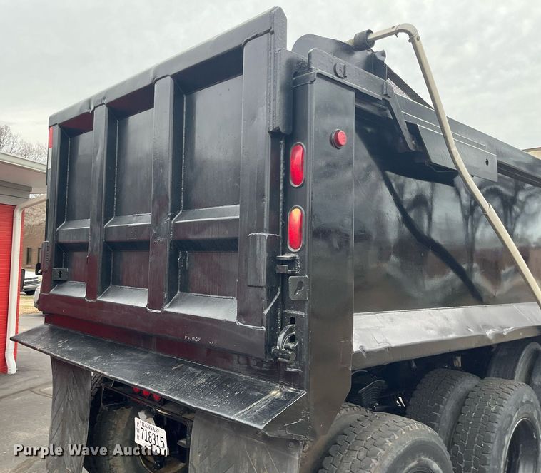 image for item DG5430 2007 Sterling L9500  dump truck