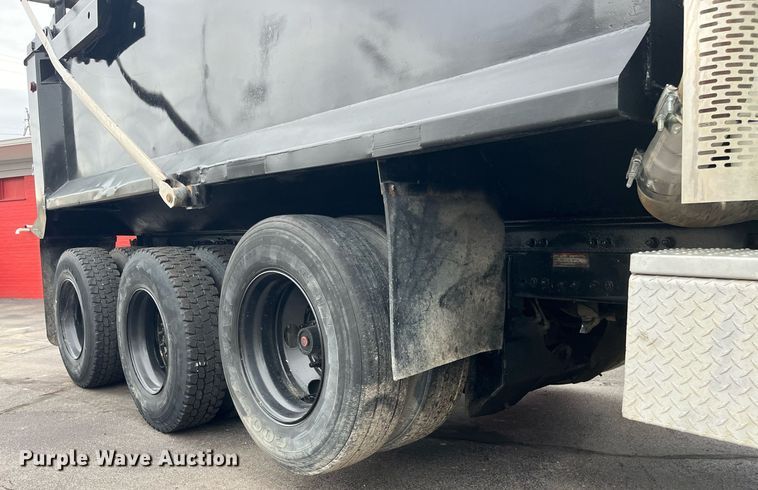 image for item DG5430 2007 Sterling L9500  dump truck