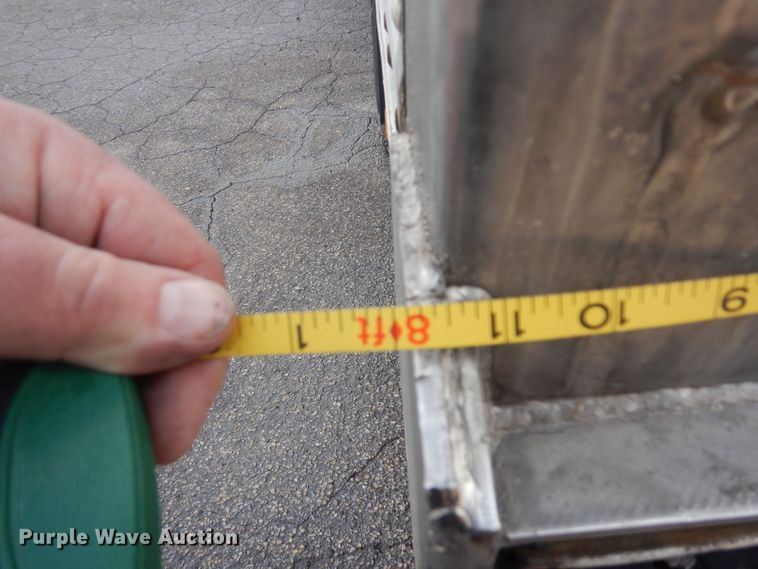 image for item DK2106 2009 Hyundai  refrigerated van trailer