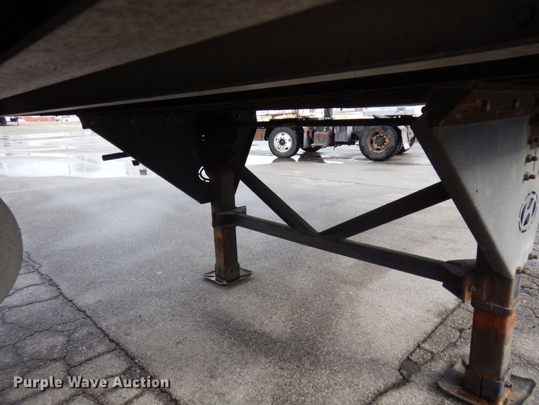 image for item DK2106 2009 Hyundai  refrigerated van trailer