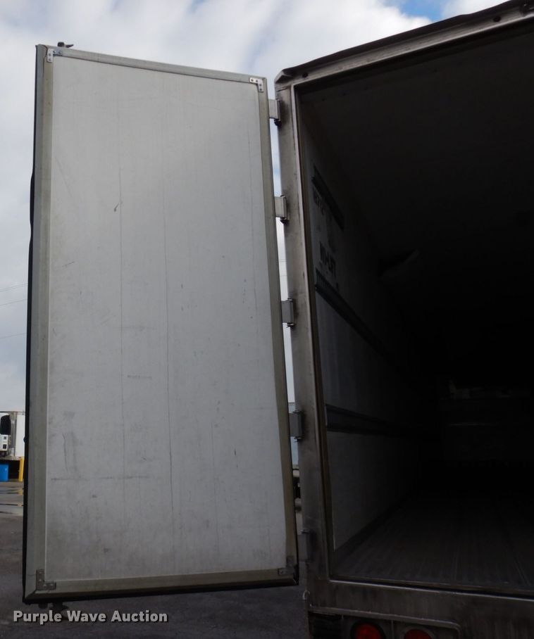 image for item DK2106 2009 Hyundai  refrigerated van trailer