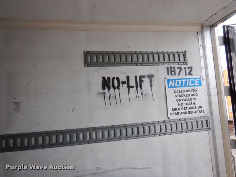 image for item DK2106 2009 Hyundai  refrigerated van trailer