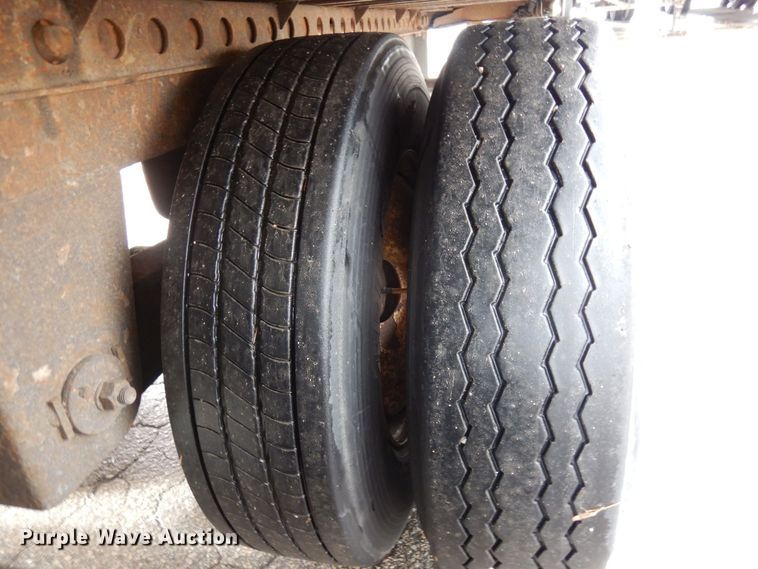 image for item DK2106 2009 Hyundai  refrigerated van trailer