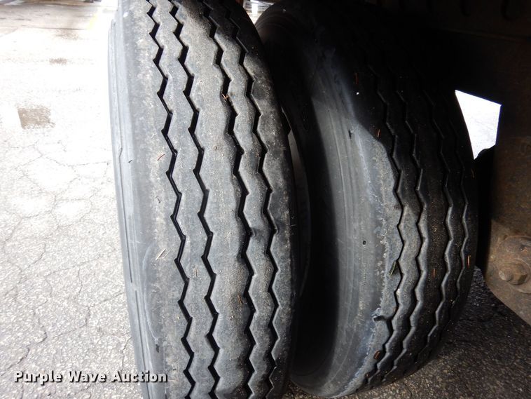 image for item DK2106 2009 Hyundai  refrigerated van trailer