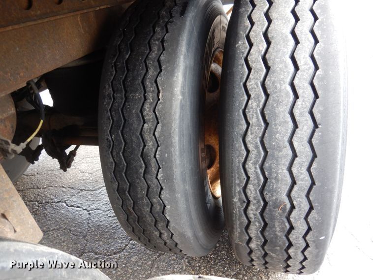 image for item DK2106 2009 Hyundai  refrigerated van trailer