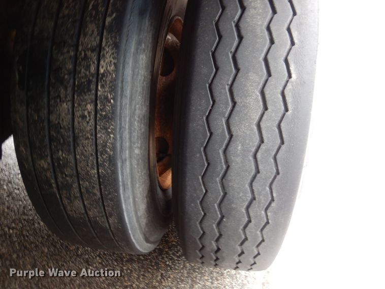 image for item DK2117 2006 Wabash  refrigerated van trailer