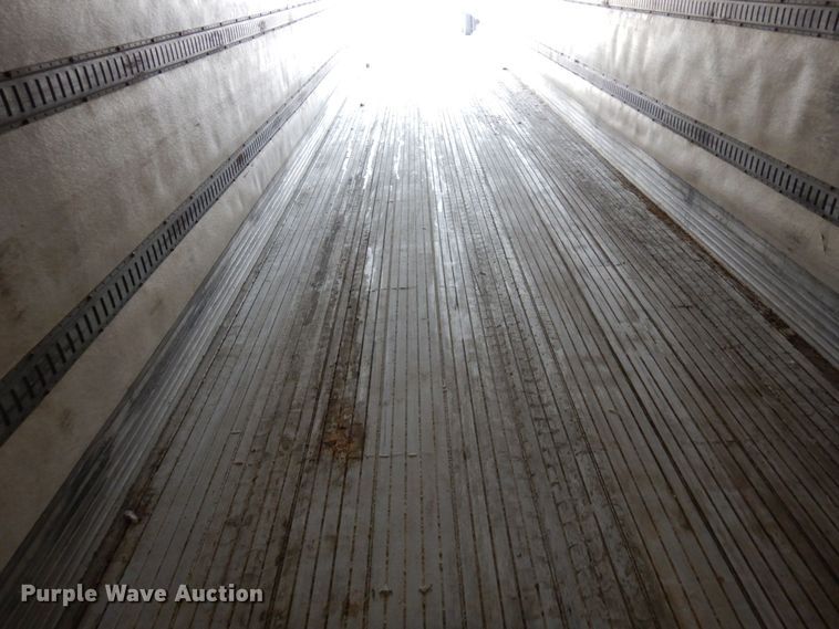 image for item DK2119 2005 Wabash  refrigerated van trailer