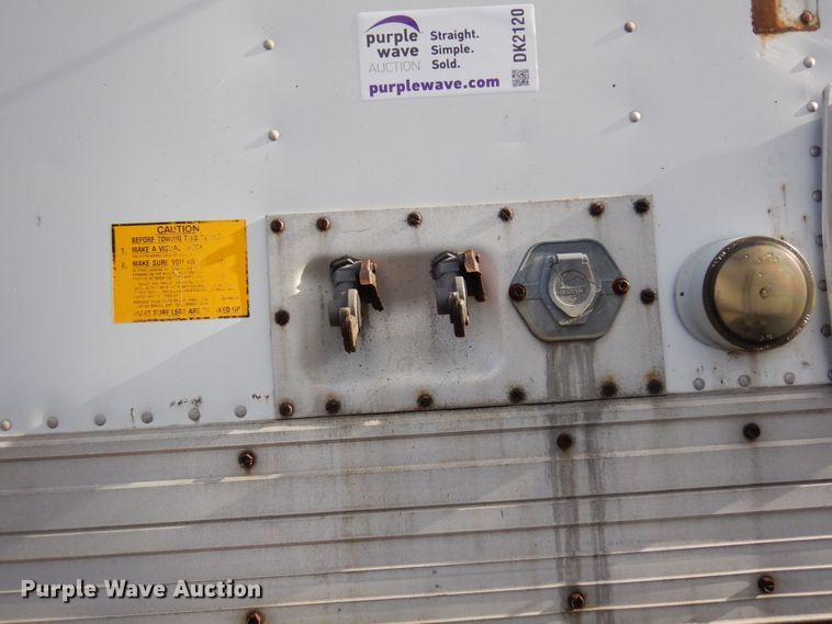 image for item DK2120 1988 Utility  refrigerated van trailer