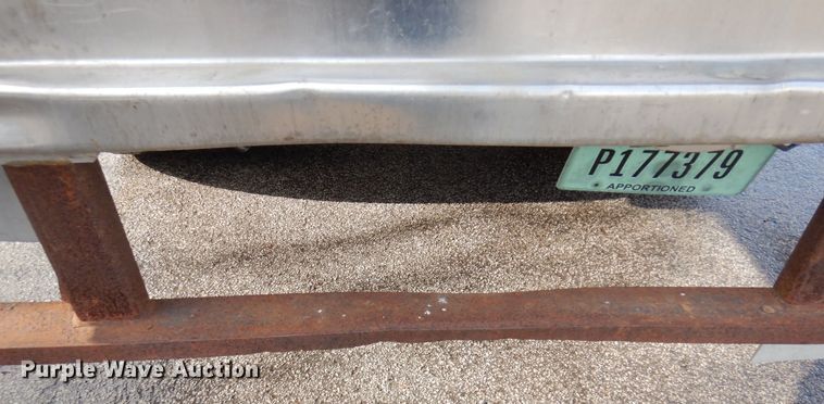 image for item DK2120 1988 Utility  refrigerated van trailer