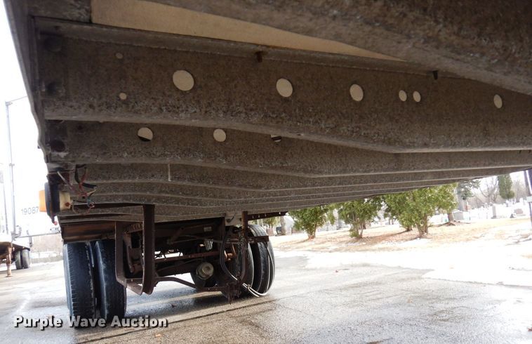 image for item DK2120 1988 Utility  refrigerated van trailer