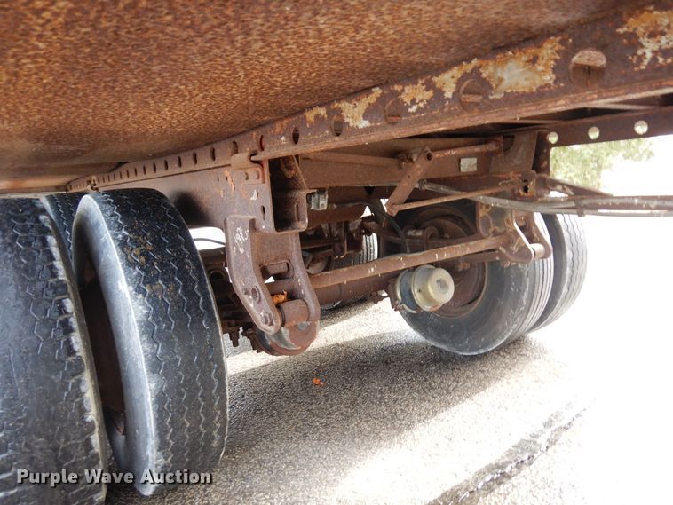 image for item DK2120 1988 Utility  refrigerated van trailer