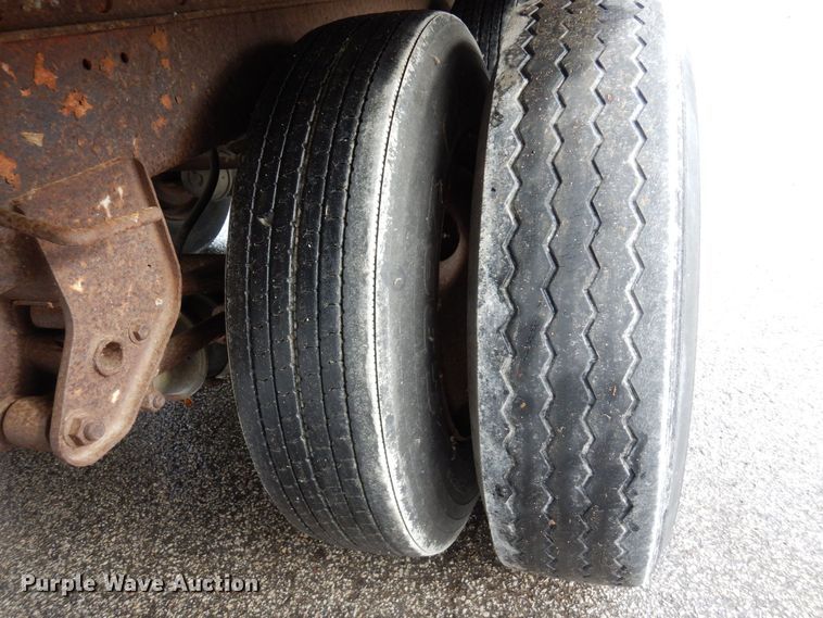 image for item DK2120 1988 Utility  refrigerated van trailer