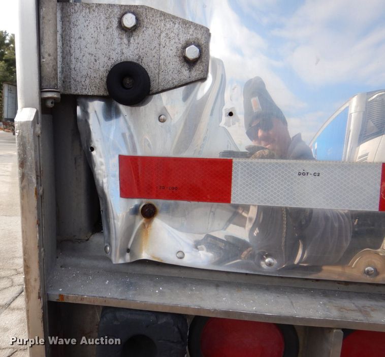 image for item DK2124 1990 Great Dane  refrigerated van trailer