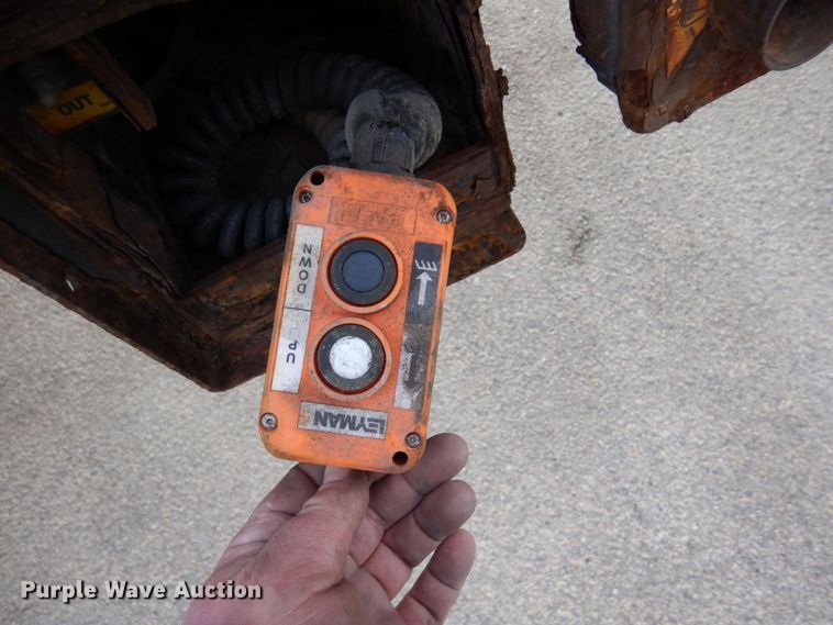 image for item DK2130 2011 Hyundai VR1480142  refrigerated van trailer