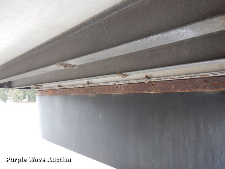 image for item DK2130 2011 Hyundai VR1480142  refrigerated van trailer