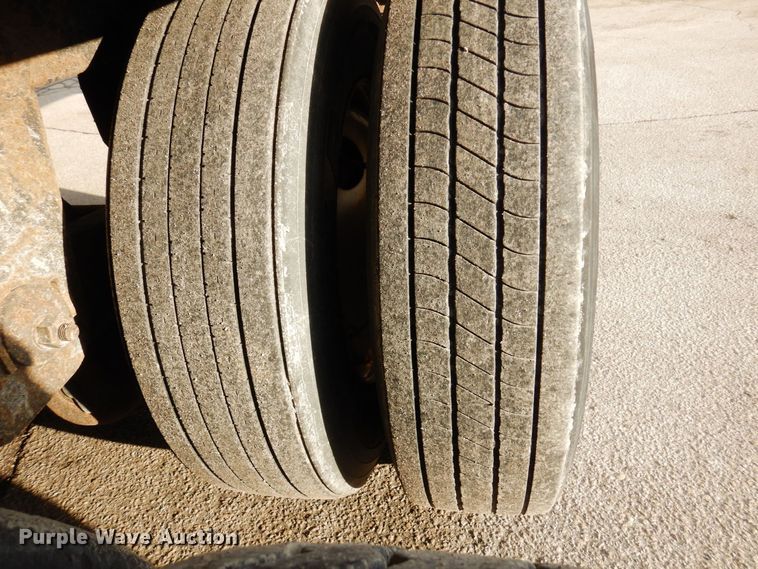 image for item DK2130 2011 Hyundai VR1480142  refrigerated van trailer