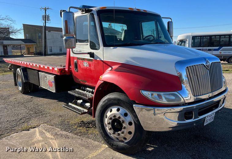 image for item DK7204 2005 International 4300  rollback truck