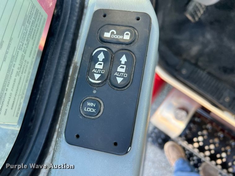 image for item DK7204 2005 International 4300  rollback truck