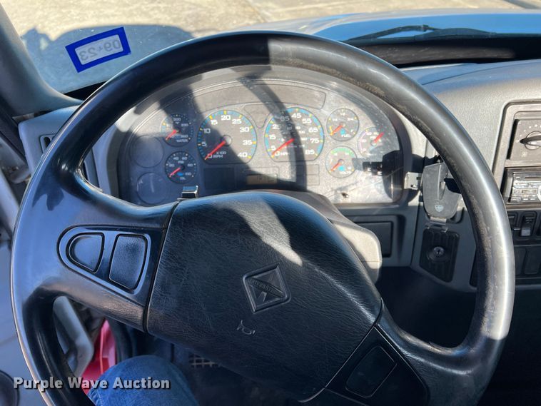 image for item DK7204 2005 International 4300  rollback truck