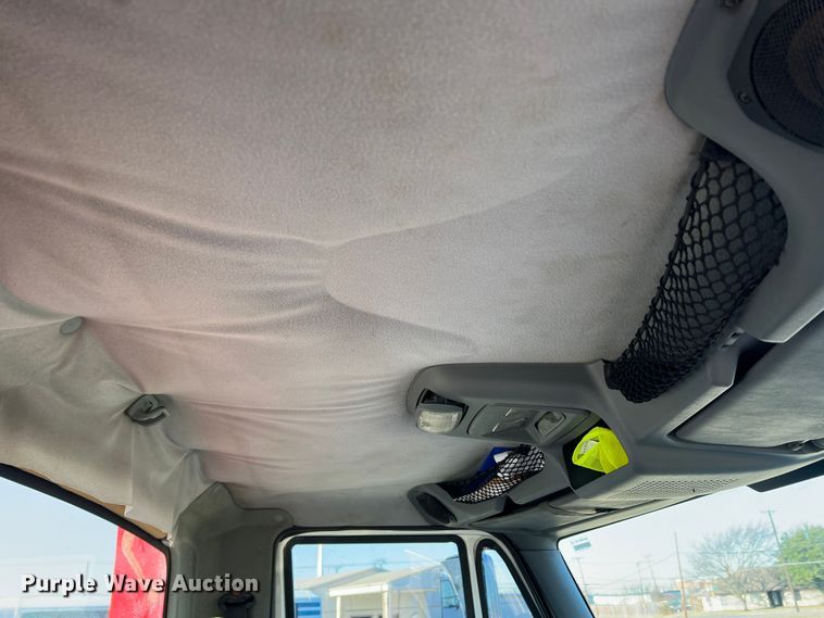 image for item DK7204 2005 International 4300  rollback truck