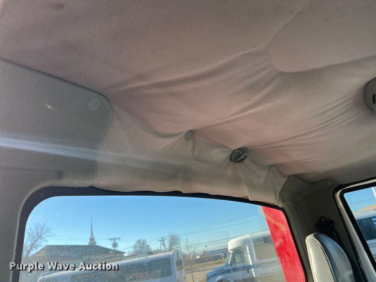 image for item DK7204 2005 International 4300  rollback truck