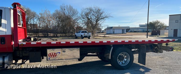 image for item DK7204 2005 International 4300  rollback truck