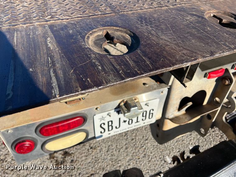 image for item DK7204 2005 International 4300  rollback truck