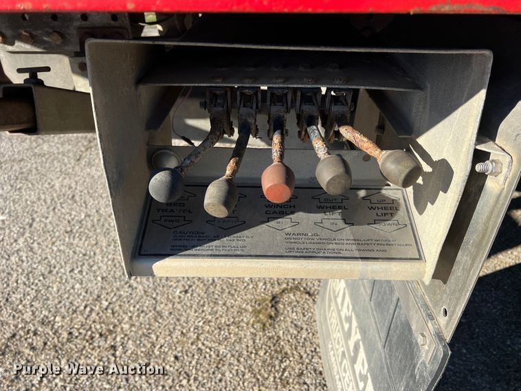 image for item DK7204 2005 International 4300  rollback truck