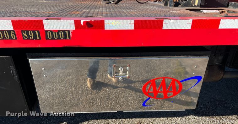 image for item DK7204 2005 International 4300  rollback truck