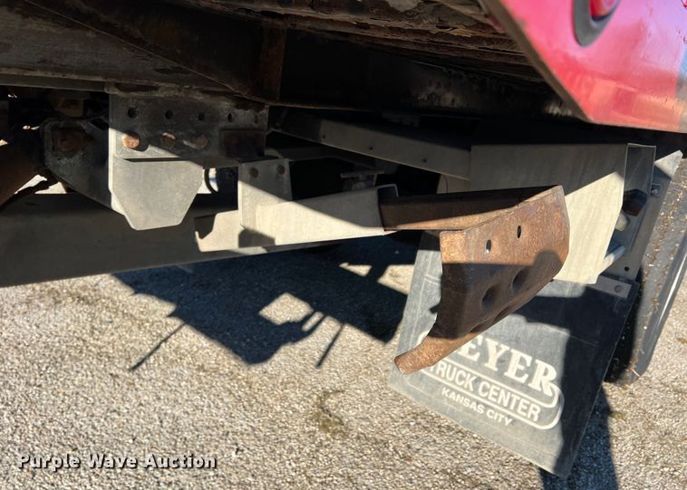 image for item DK7204 2005 International 4300  rollback truck