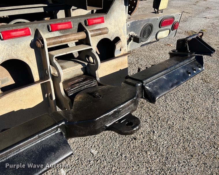 image for item DK7204 2005 International 4300  rollback truck