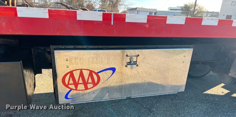 image for item DK7204 2005 International 4300  rollback truck