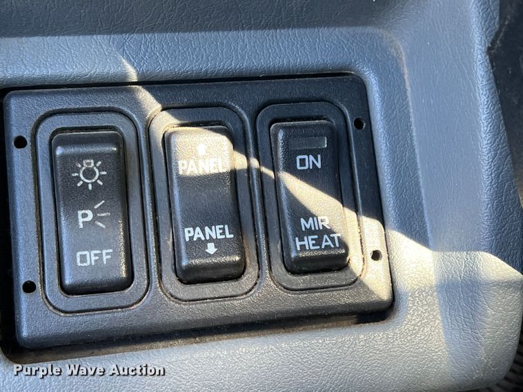 image for item DK7204 2005 International 4300  rollback truck