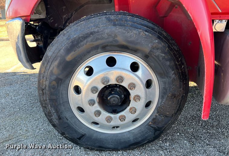 image for item DK7204 2005 International 4300  rollback truck