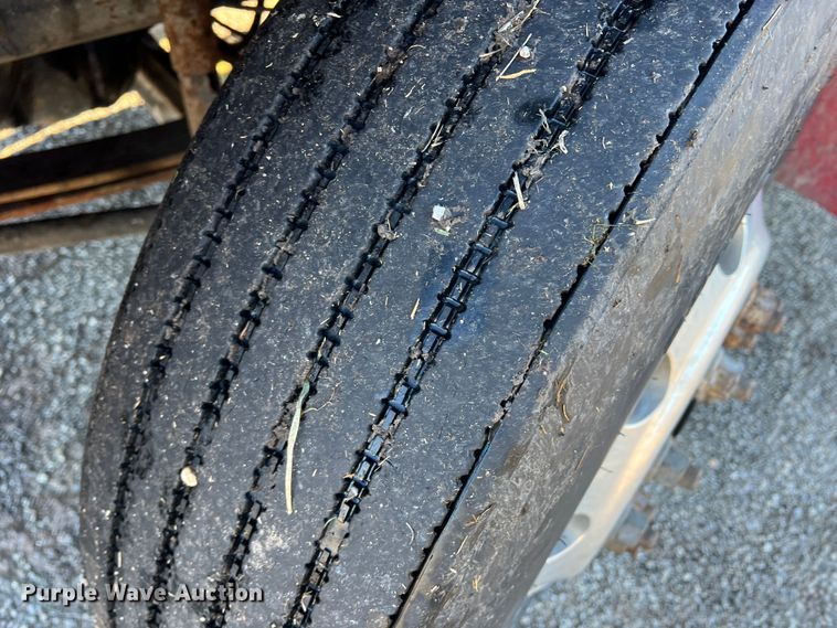 image for item DK7204 2005 International 4300  rollback truck