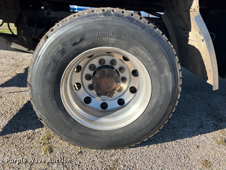 image for item DK7204 2005 International 4300  rollback truck