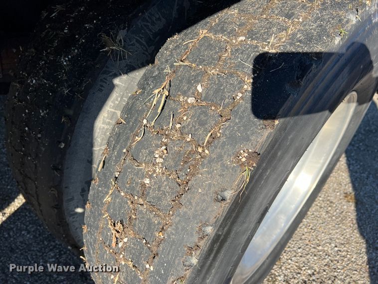 image for item DK7204 2005 International 4300  rollback truck