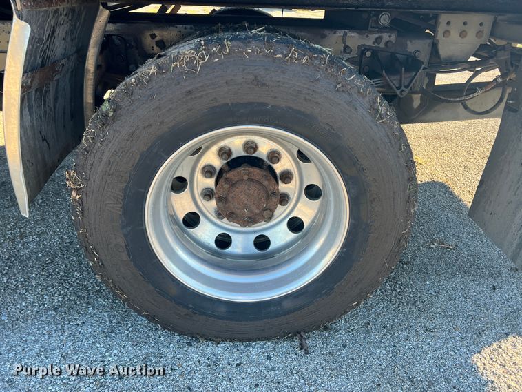 image for item DK7204 2005 International 4300  rollback truck