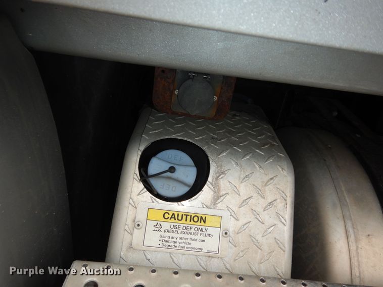 image for item DK7598 2011 Freightliner Cascadia  semi truck