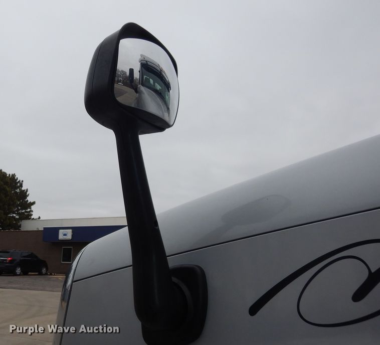 image for item DK7598 2011 Freightliner Cascadia  semi truck